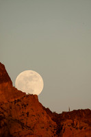 1069-_MG_5853-06-14-2011-VW-FullMoon.CR2
