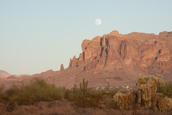 1069-_MG_8895-10-10-2011-VW-FullMoonSuperstitions.CR2